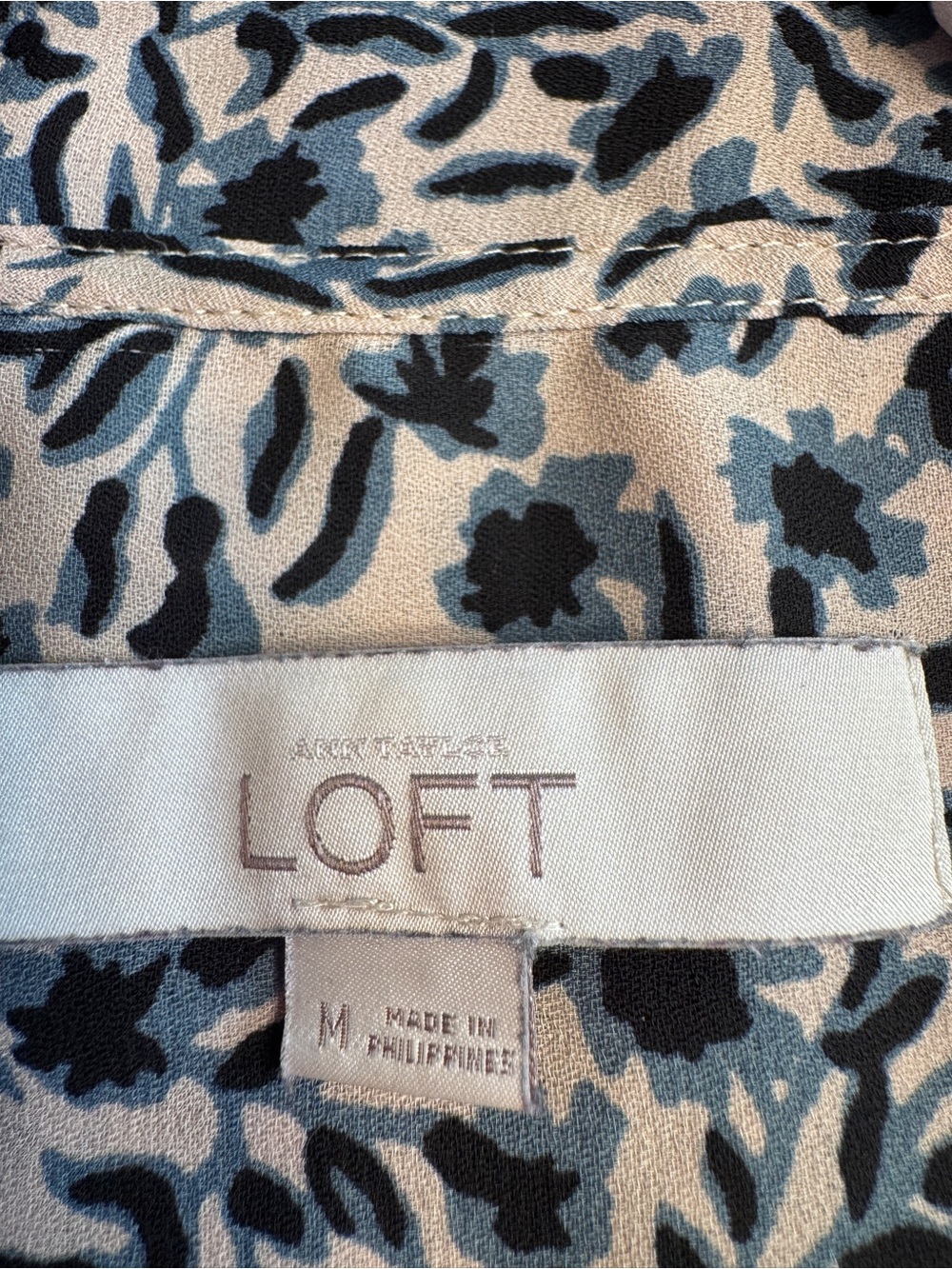 LOFT Floral Tie Neck Sleeveless Blouse Top Medium Blue Black Career Office Boho - Picture 7 of 9